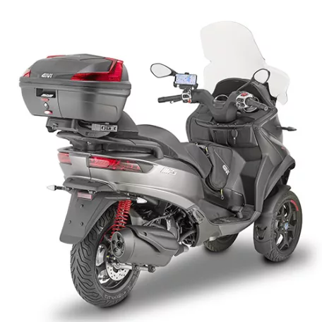 GIVI B47 Blade Tech Monolock csomagtartó doboz 47 L – stílus és praktikum - füst színű prizmával