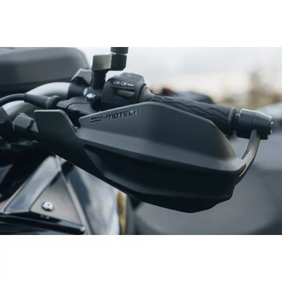 SW-Motech Adventure kézvédő – Kézvédő BMW egyes típusaihoz - Elegáns, zárt kialakítás maximális védelemmel SW-Motech Adventure kézvédő – Kézvédő BMW egyes típusaihoz - Elegáns, zárt kialakítás maximális védelemmel
