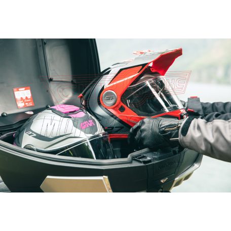 GIVI V58NNB MAXIA 5 – 58L Monokey® hátsó doboz - festett fekete + fekete fedél /víztiszta prizma MonoKEY