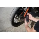 Interphone Smart Air Pump 4000 akkumulátoros pumpa 150 PSI